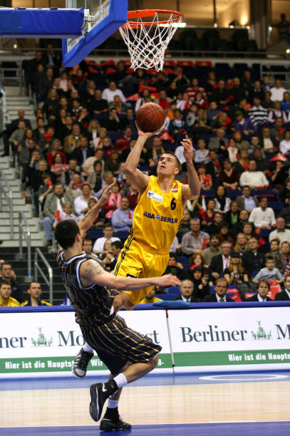 邹城体育中心上演青春对决 山东泰山B队主场战平湖北青年星.